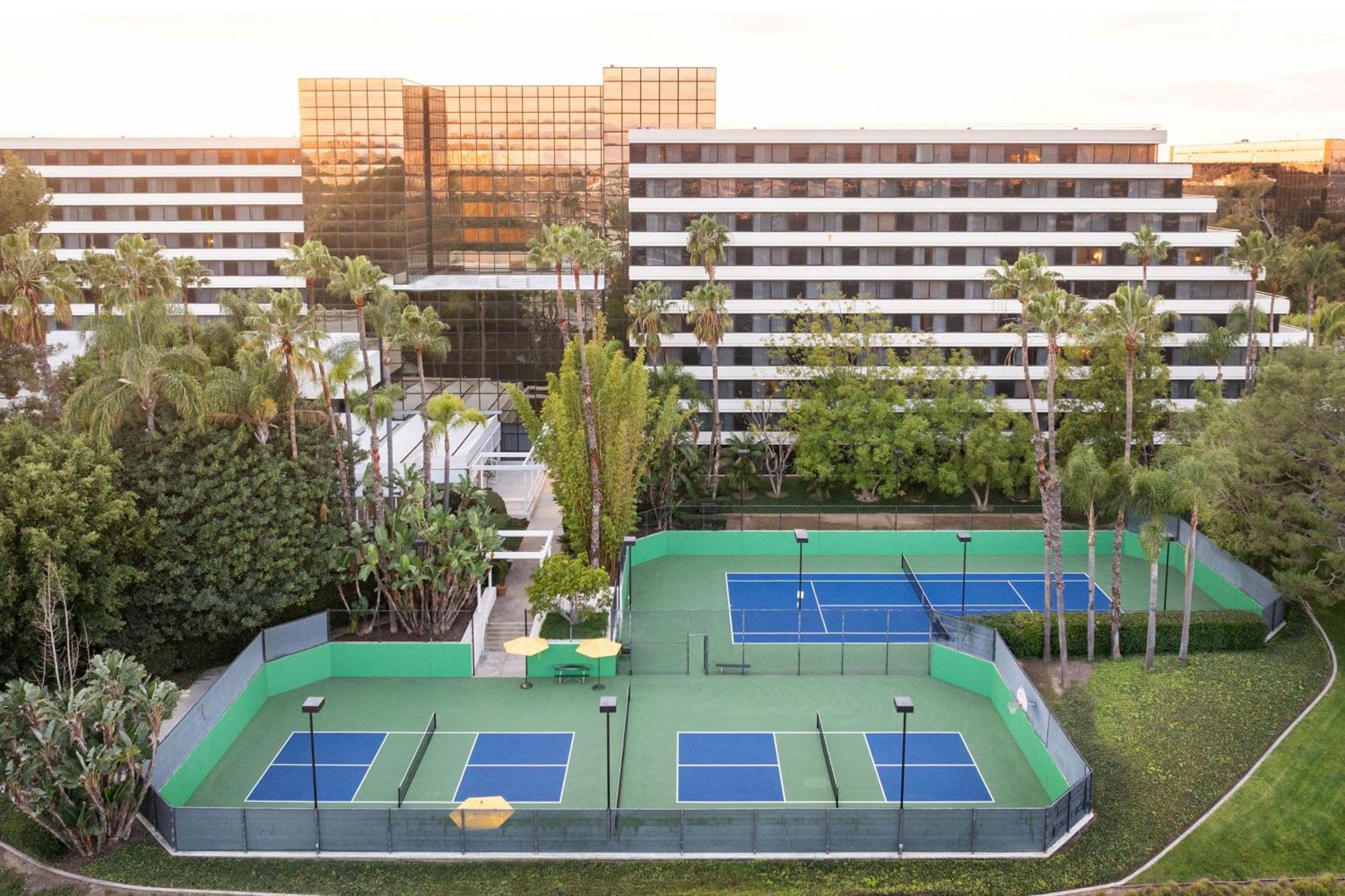 Renaissance Newport Beach Hotel Exterior foto